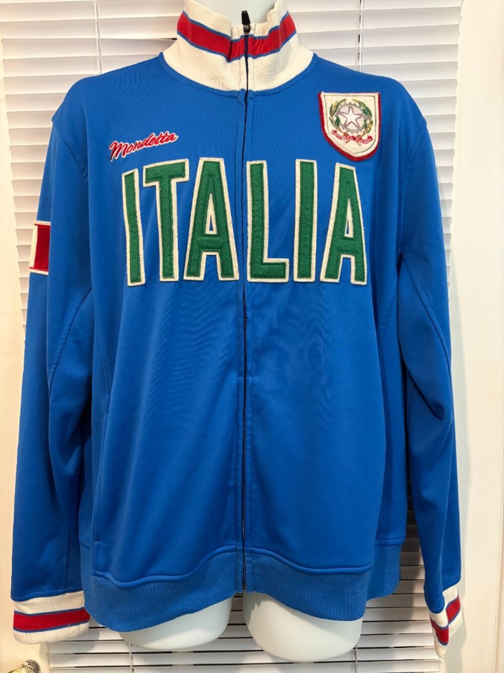 Mondetta ITALIA front zip sweat shirt